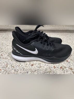 Nike training shoes women size 6
